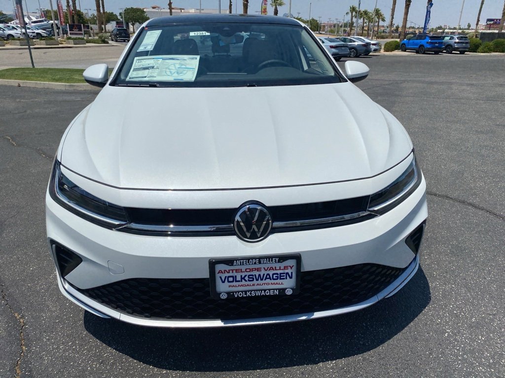New 2025 Volkswagen Jetta SE image 2