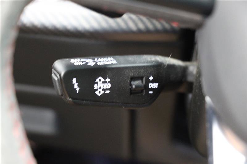 Used 2022 Audi RS Q8 w/ Carbon Optic Package image 25