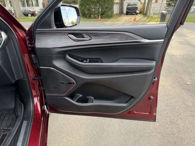 Used 2022 Jeep Grand Cherokee L Overland AWD/4WD image 13