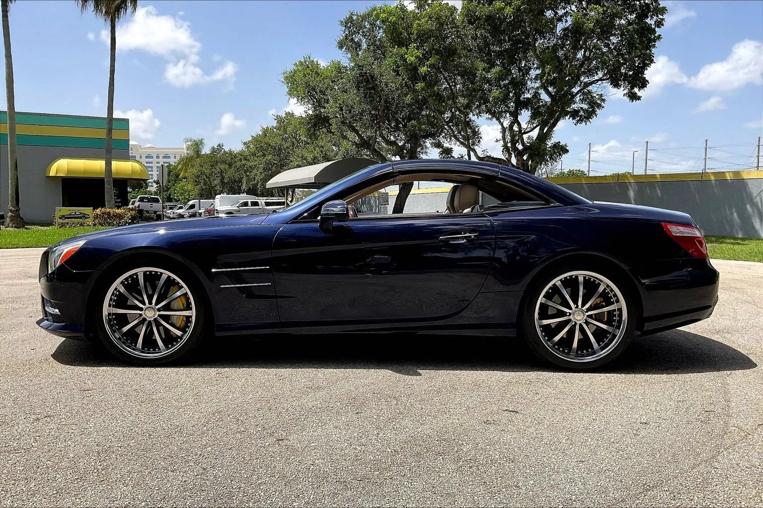 Used 2013 Mercedes-Benz SL 550 w/ Premium Pkg image 41
