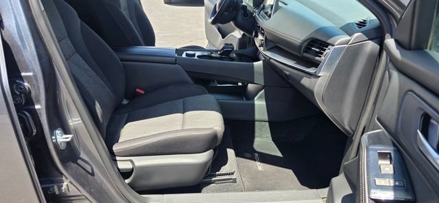 Used 2025 Nissan Rogue SV AWD/4WD image 16