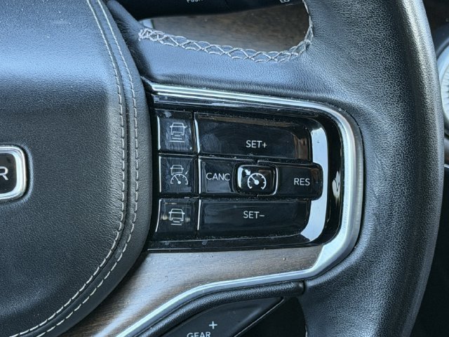 Used 2023 Jeep Grand Wagoneer L Series II AWD/4WD image 15