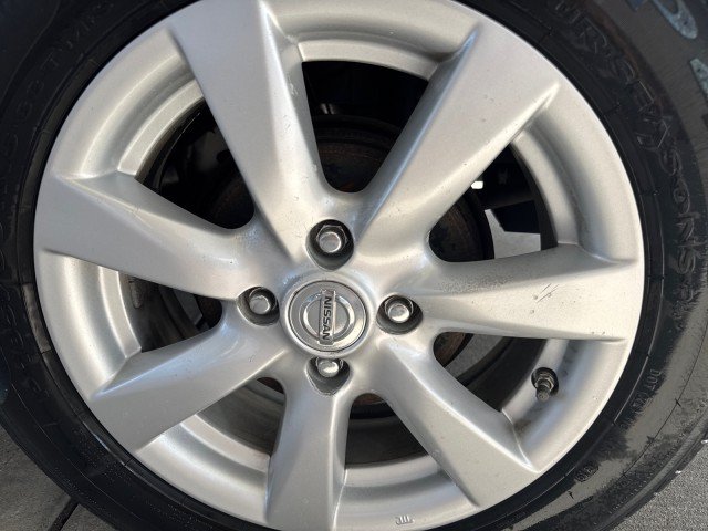 Used 2012 Nissan Versa FWD image 5
