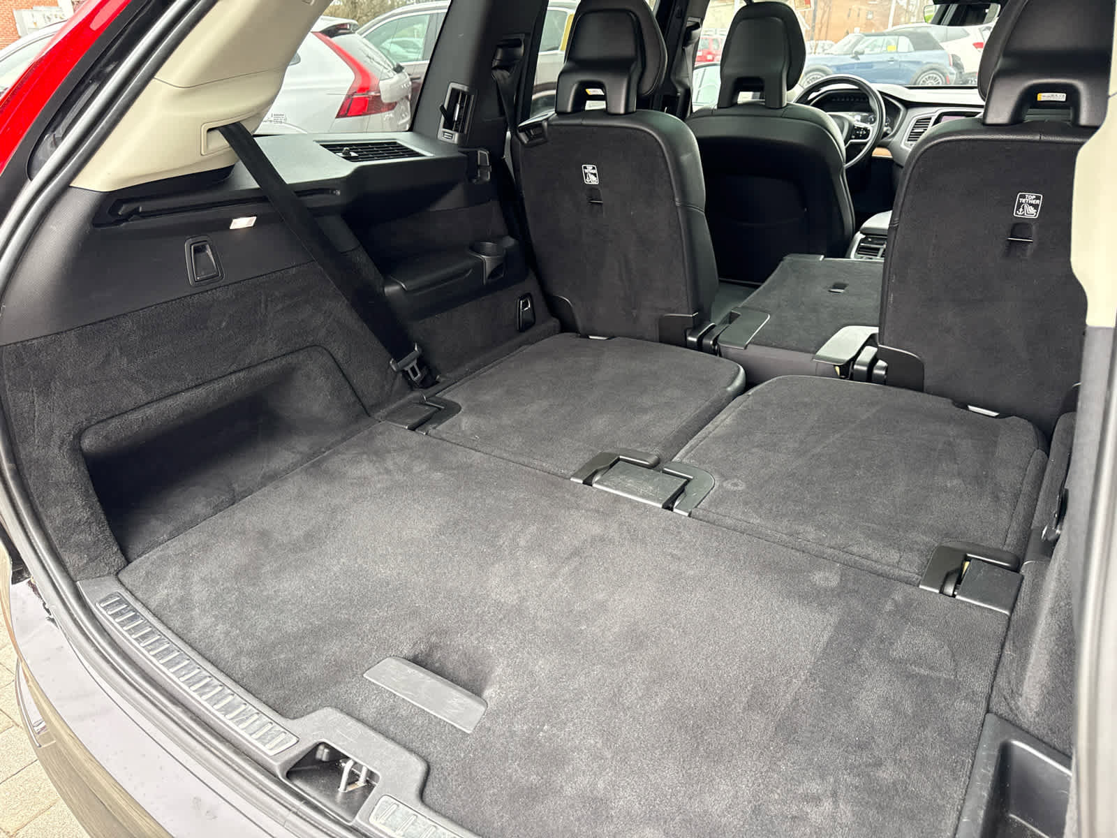 Used 2021 Volvo XC90 T6 Momentum image 23