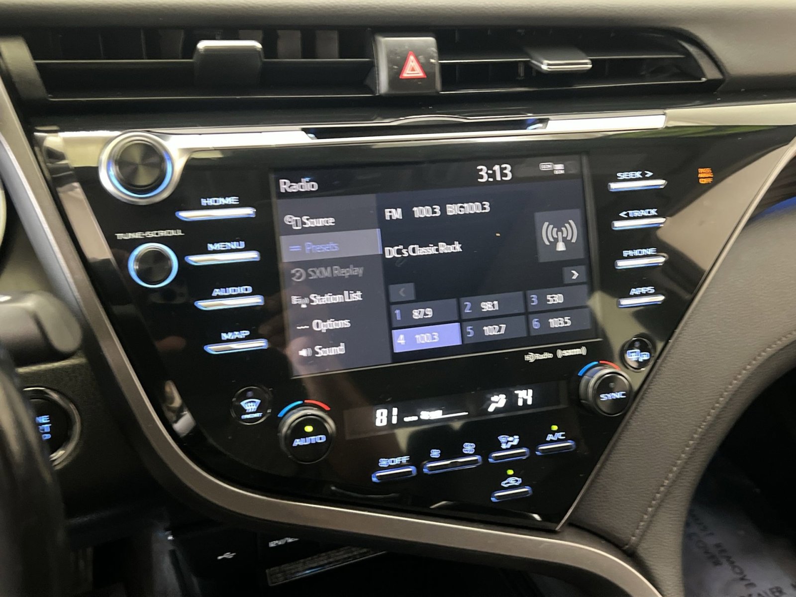 Used 2020 Toyota Camry XLE AWD/4WD image 17