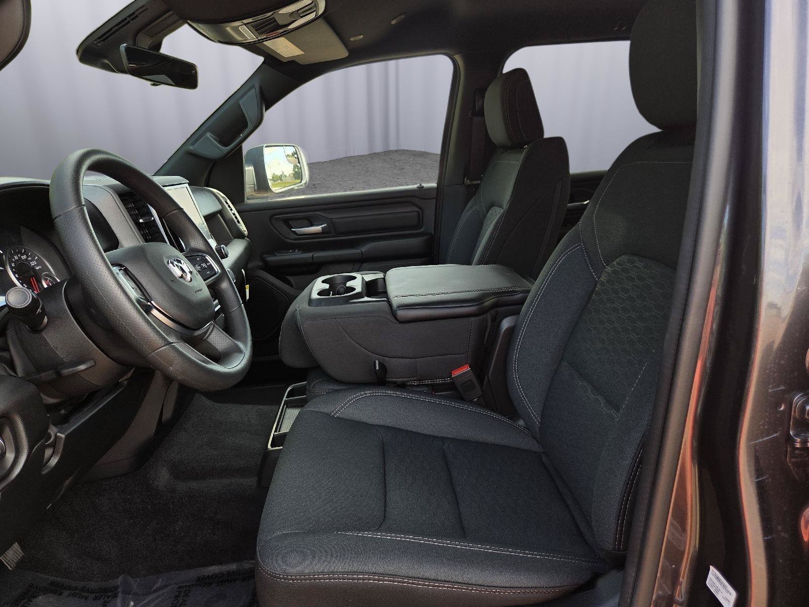 New 2026 RAM 1500 Express AWD/4WD image 9