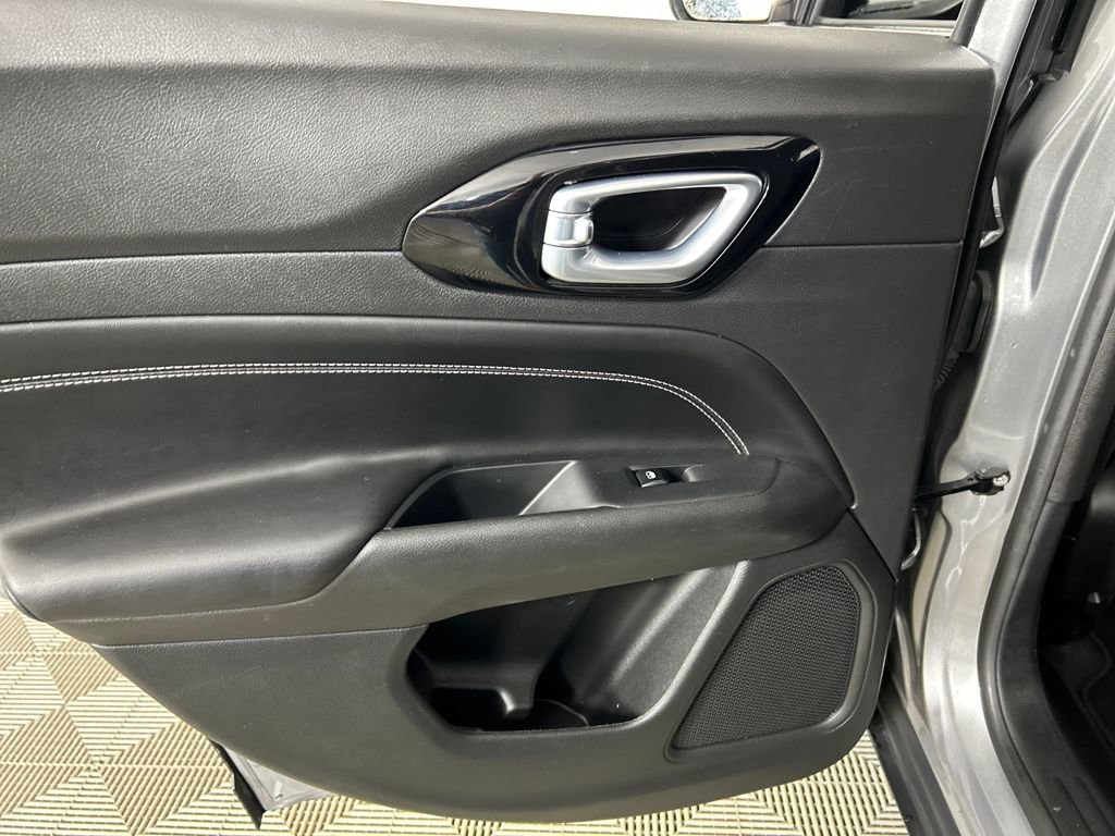 Used 2023 Jeep Compass Altitude image 15