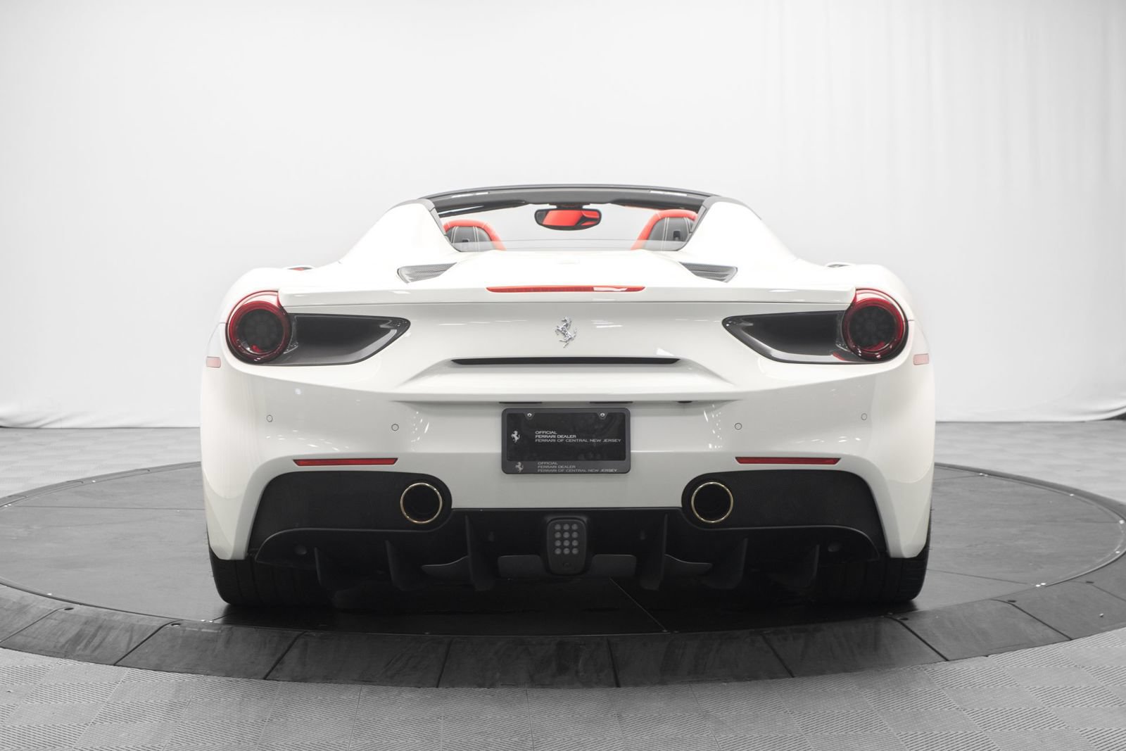 Used 2019 Ferrari 488 Spider RWD image 6