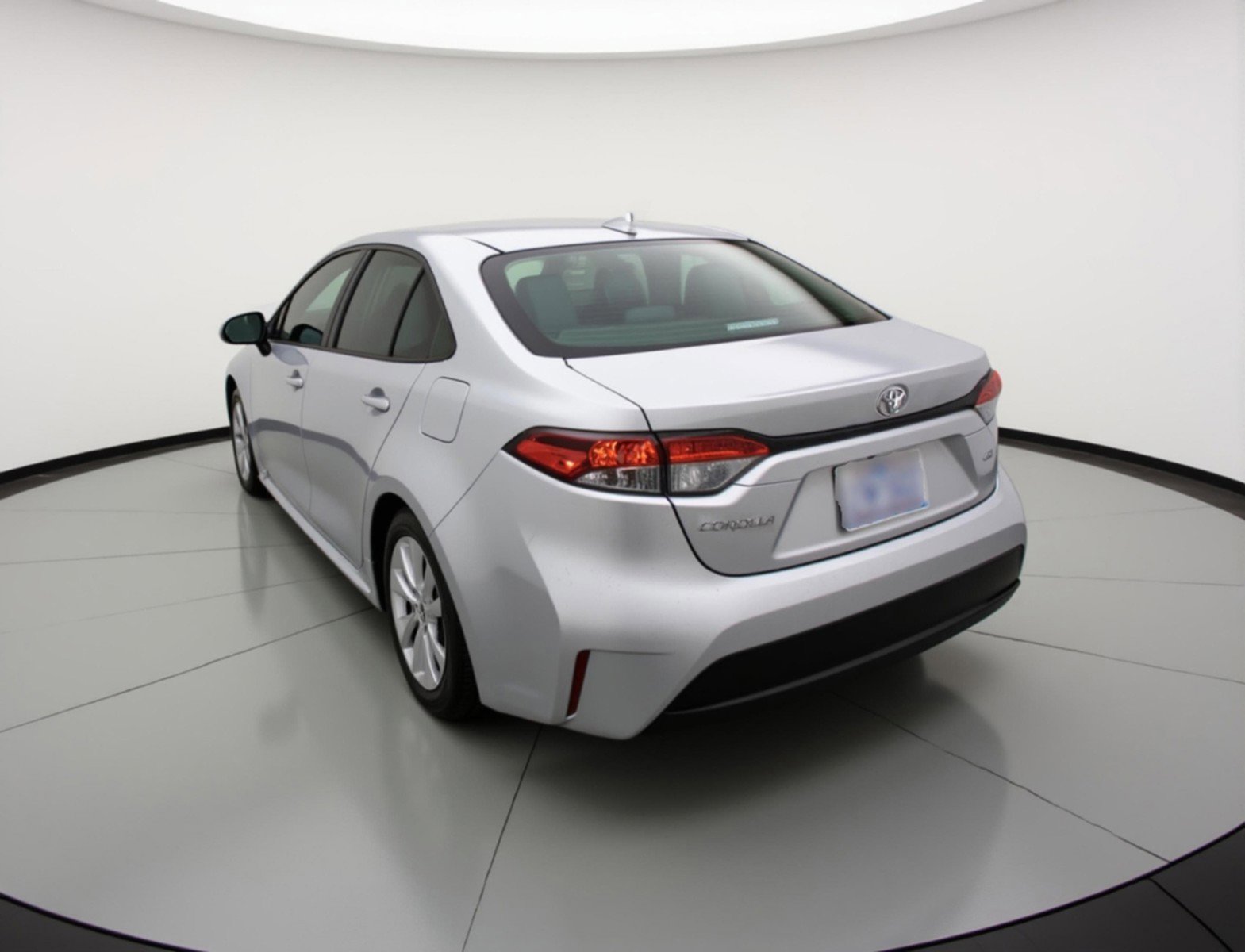 Used 2025 Toyota Corolla LE image 6