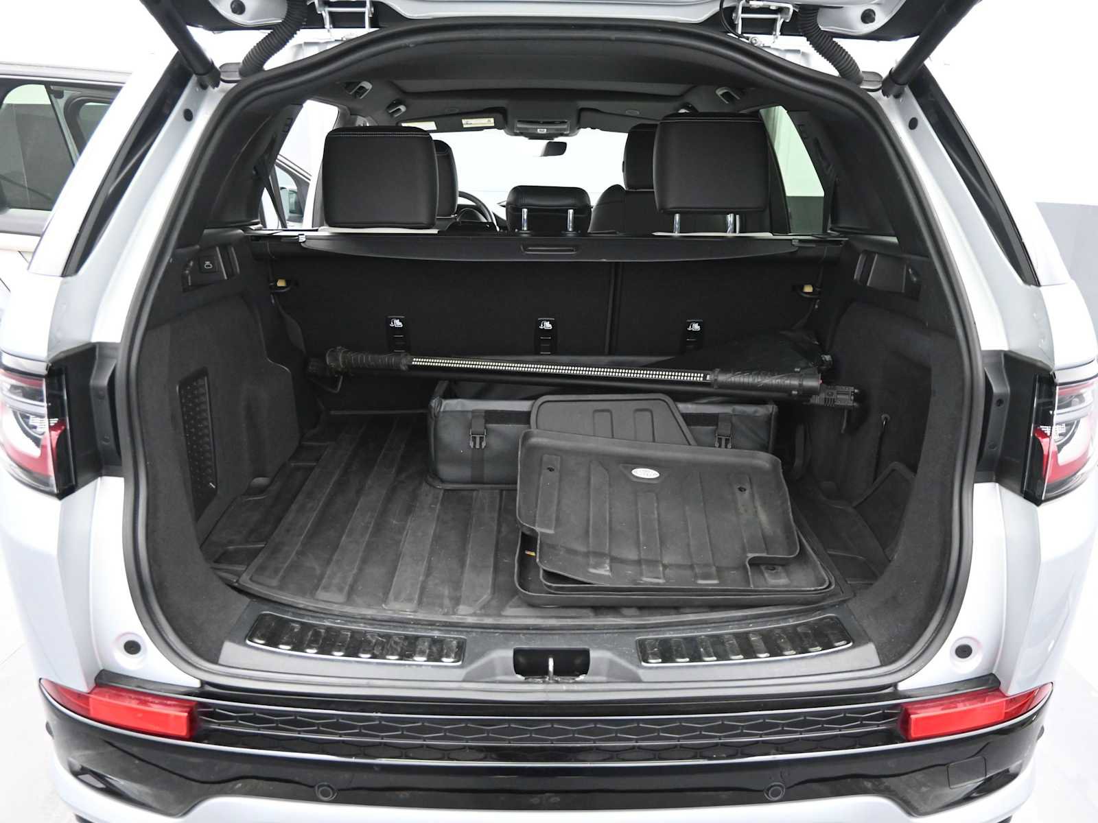 Used 2023 Land Rover Discovery Sport SE R-Dynamic image 13