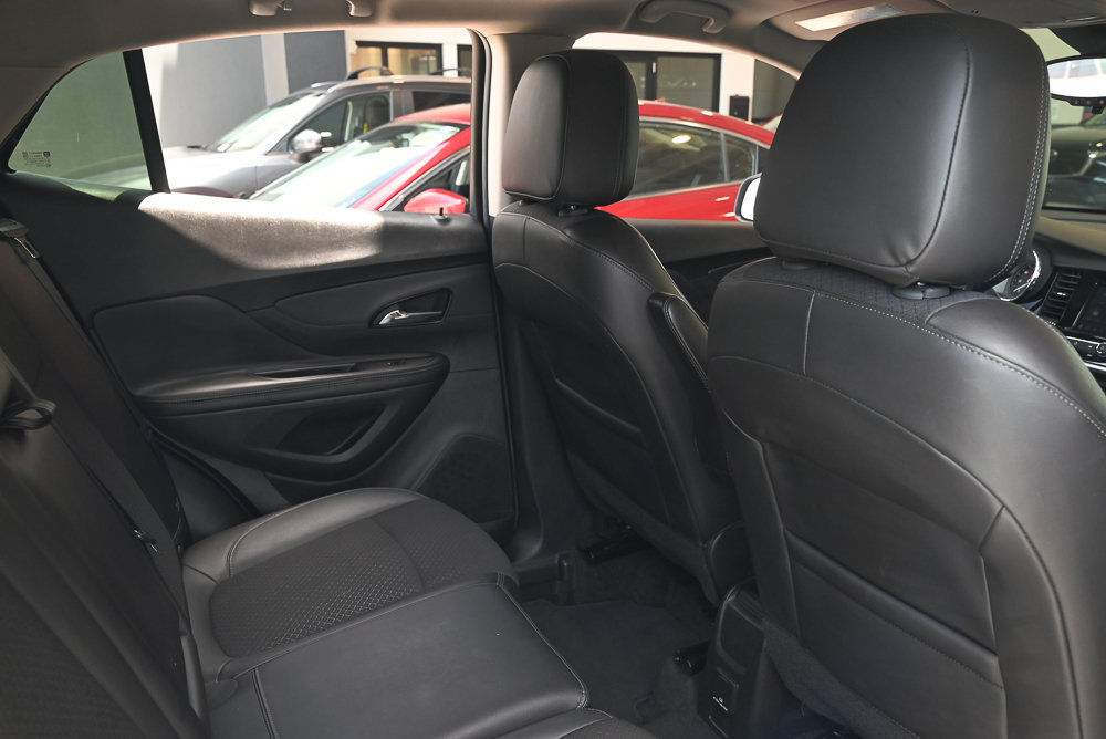 Used 2022 Buick Encore Preferred w/ Safety Package FWD image 16