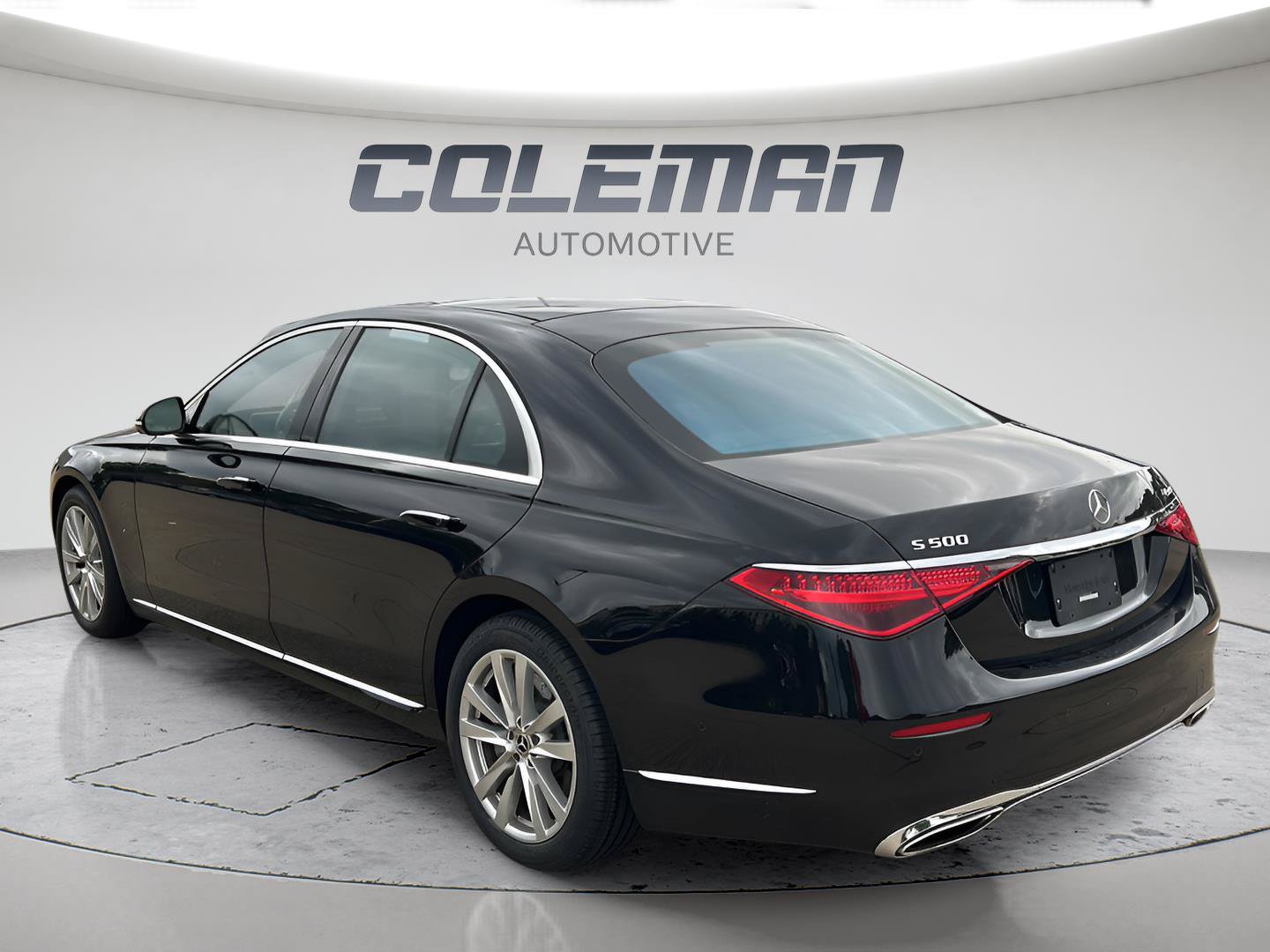 Used 2022 Mercedes-Benz S 500 4MATIC w/ 3D Technology Package image 4
