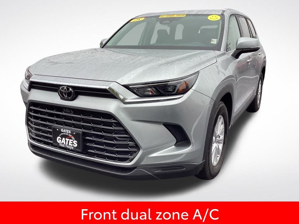 Used 2025 Toyota Grand Highlander AWD image 5