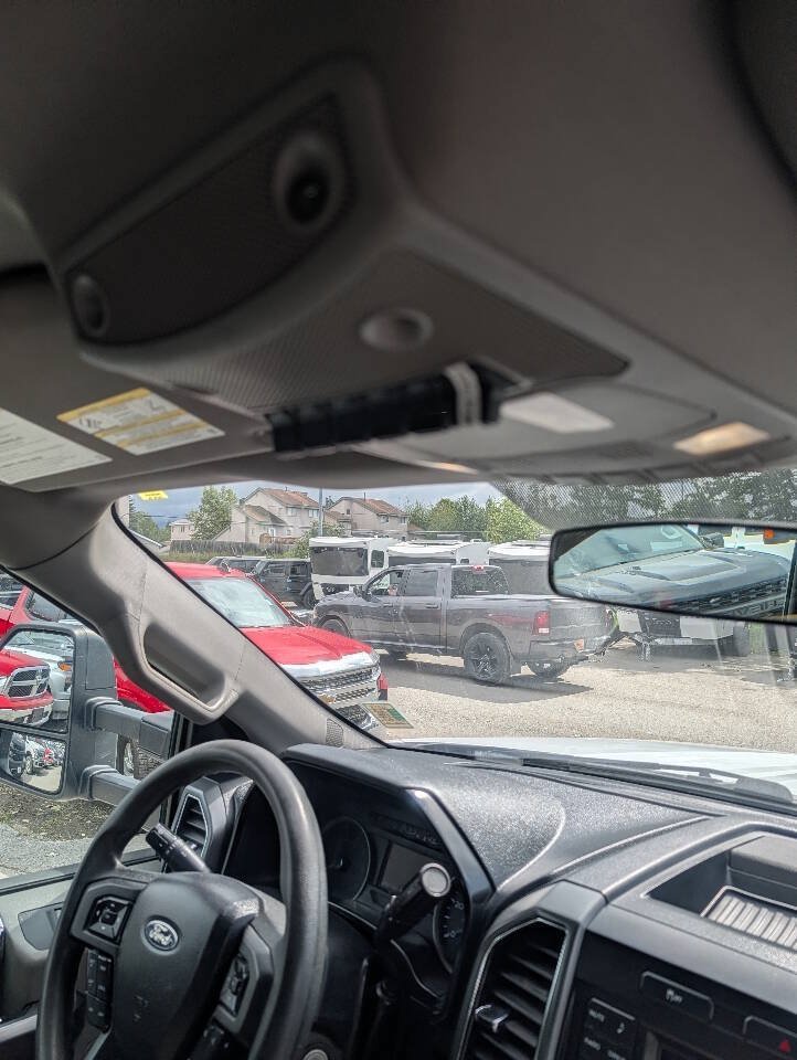 Used 2019 Ford F350 XLT w/ Camper Package AWD/4WD image 28