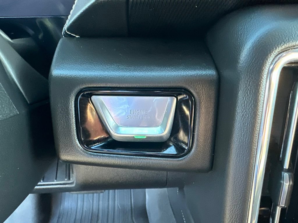 Used 2025 GMC Yukon Elevation AWD/4WD image 8