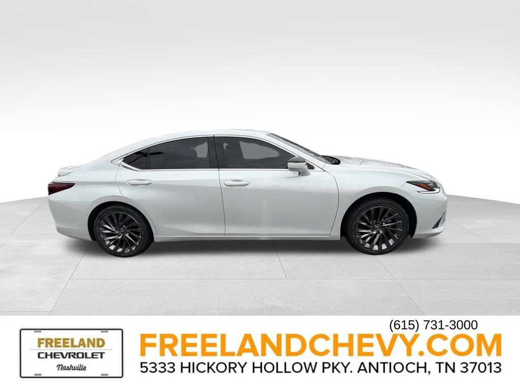 Used 2024 Lexus ES 300h Ultra Luxury image 2