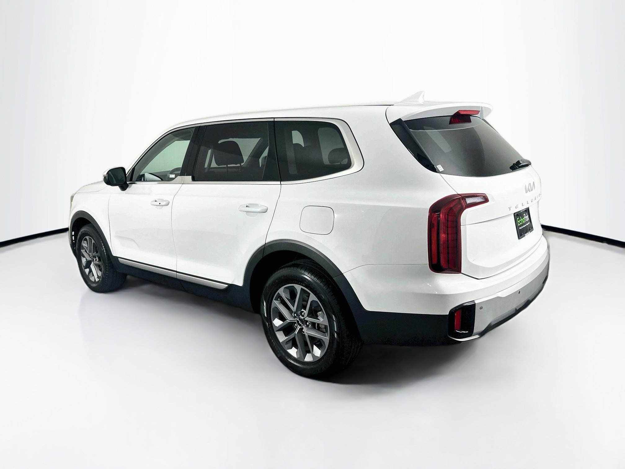 Used 2024 Kia Telluride LX FWD image 5