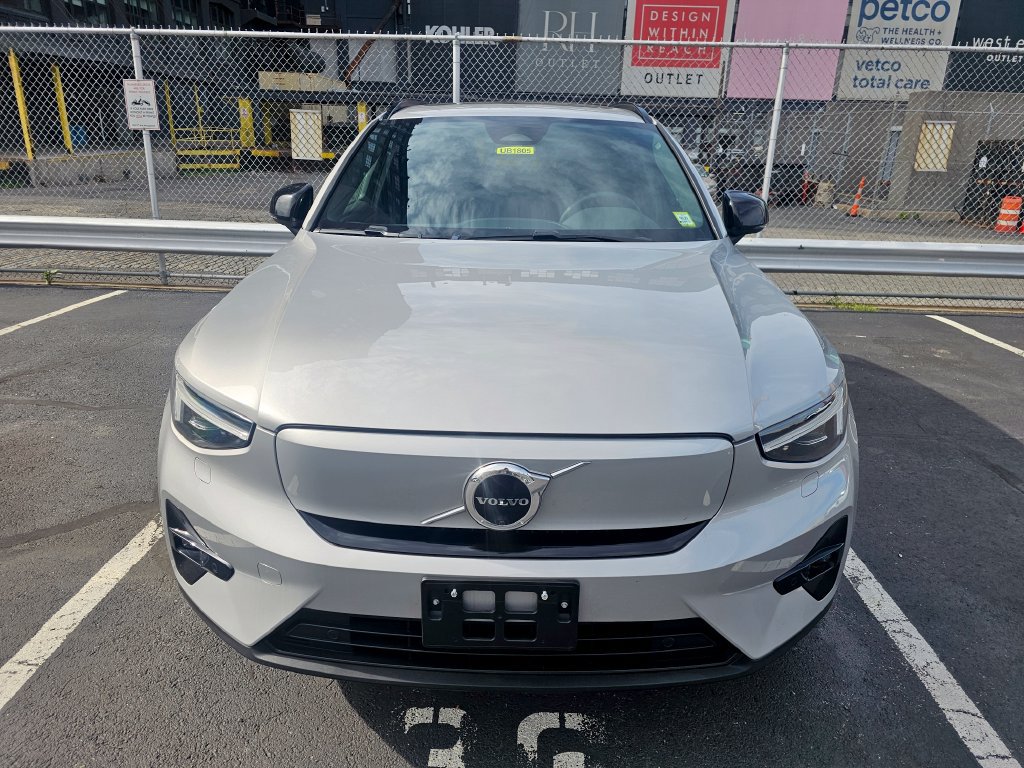 Certified 2023 Volvo XC40 Recharge Ultimate AWD/4WD image 7