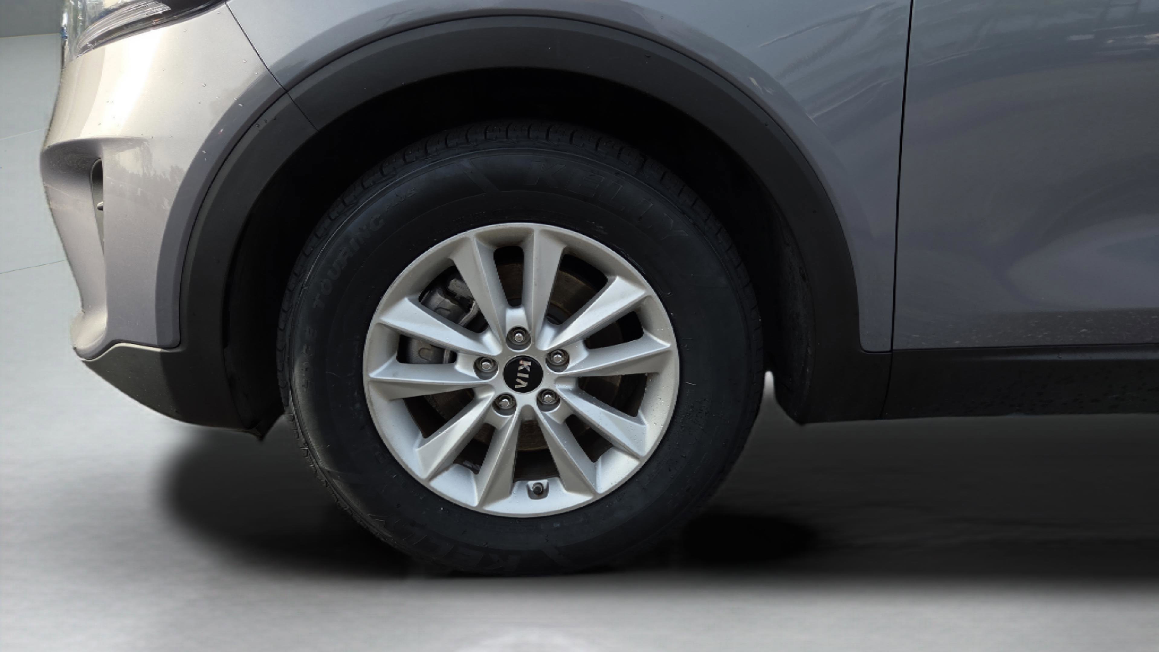 Used 2020 Kia Sorento LX image 29