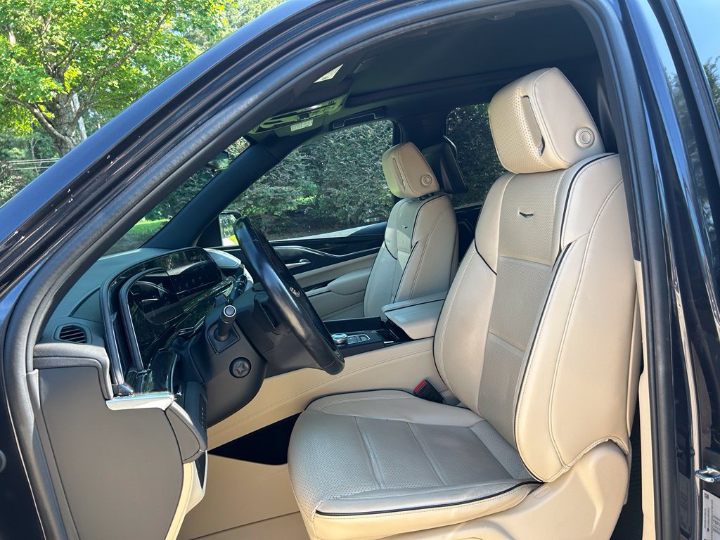 Used 2024 Cadillac Escalade ESV Premium Luxury w/ LPO, Floor Liner Package AWD/4WD image 40