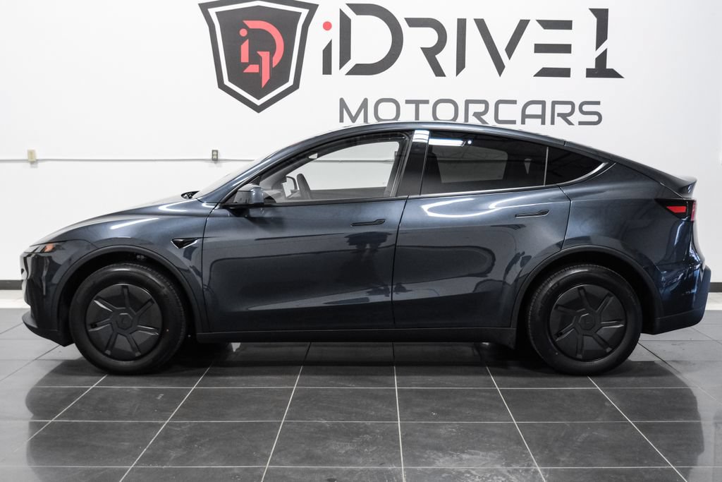 Used 2026 Tesla Model Y 2WD image 11