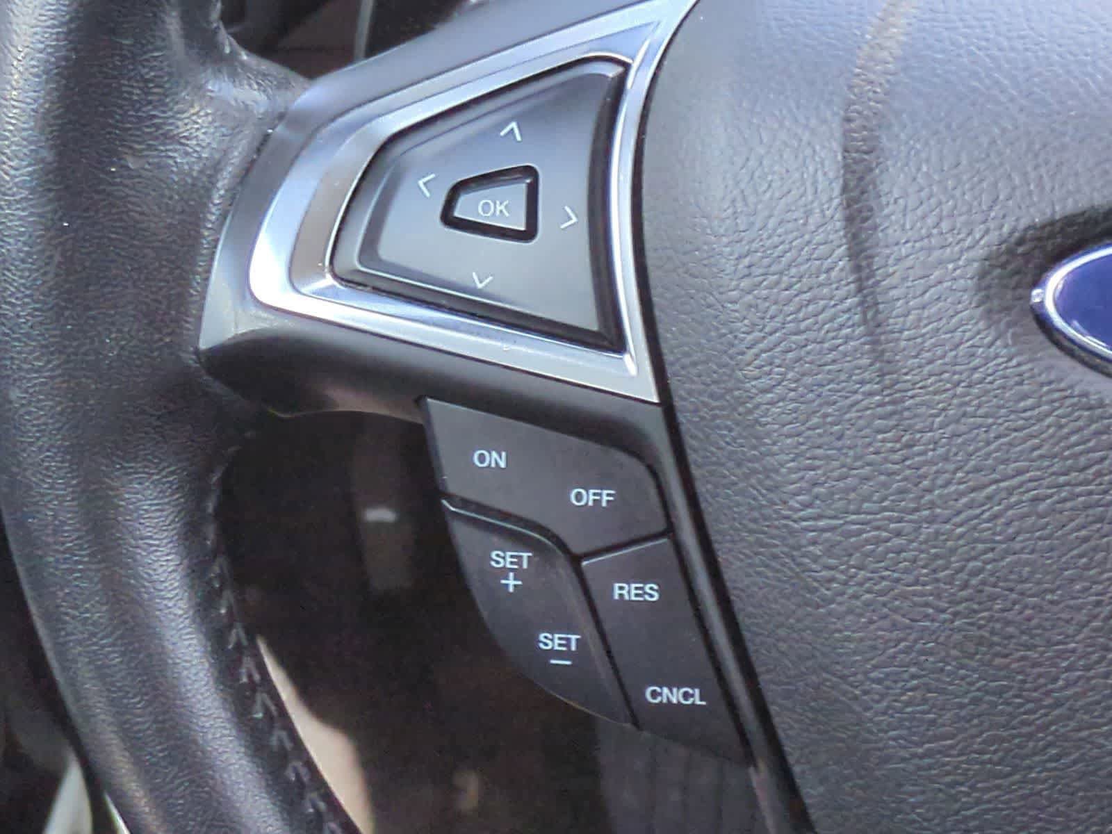Used 2017 Ford Fusion SE w/ Fusion SE Technology Package FWD image 23