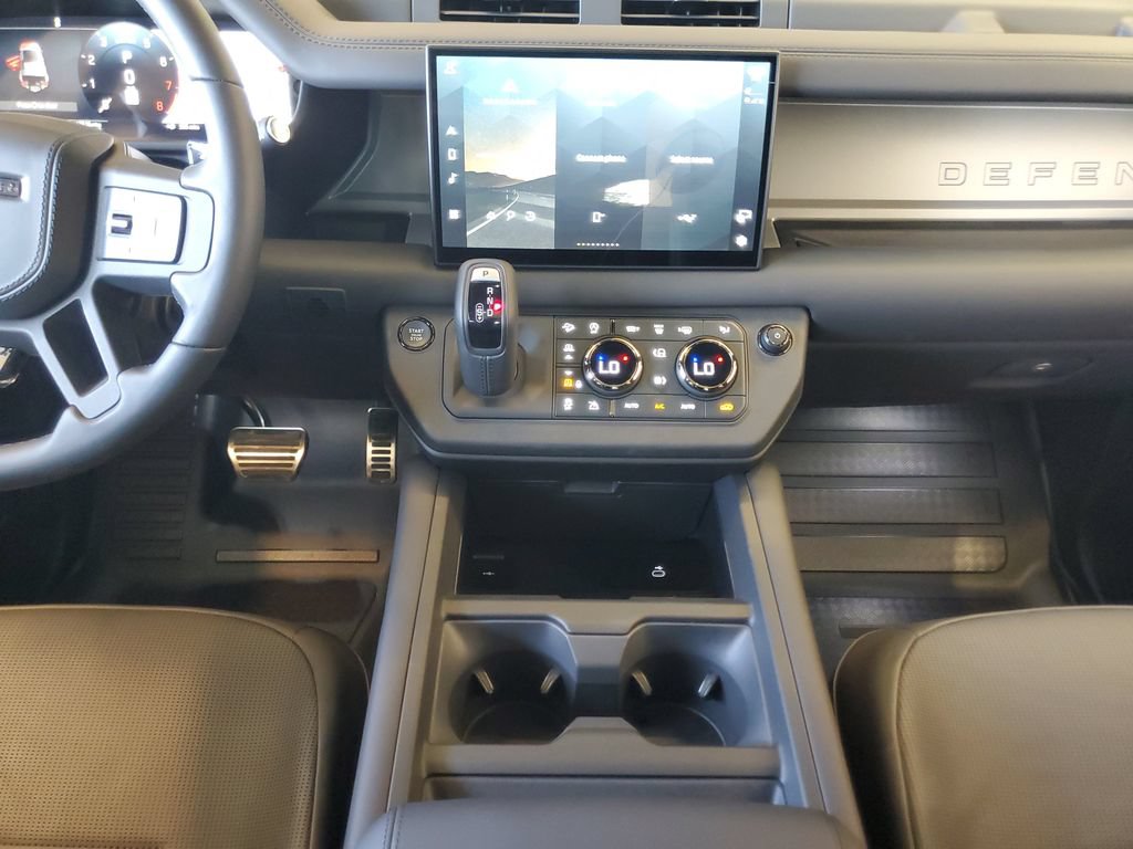 Certified 2025 Land Rover Defender 110 AWD/4WD image 31