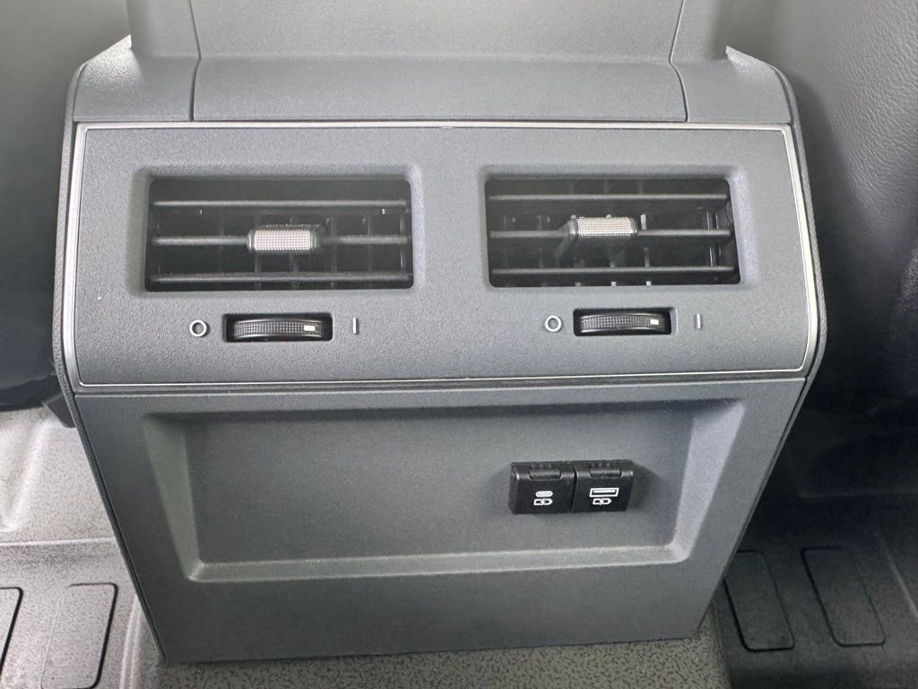 Used 2024 INEOS Grenadier AWD/4WD image 18