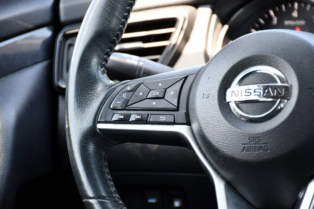 Used 2018 Nissan Rogue SV FWD image 23