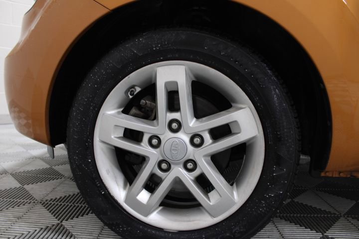 Used 2011 Kia Soul + w/ Audio Pkg image 34