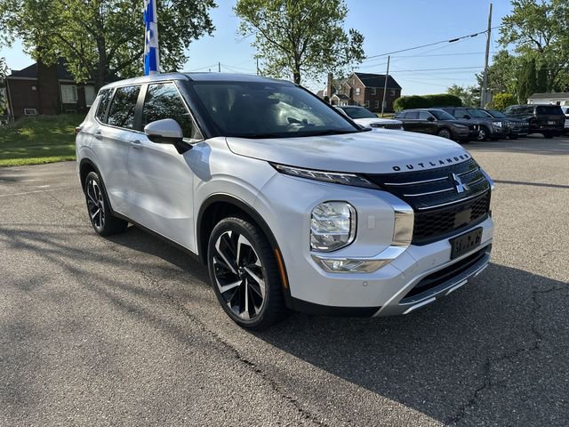 Used 2024 Mitsubishi Outlander SE AWD/4WD image 11