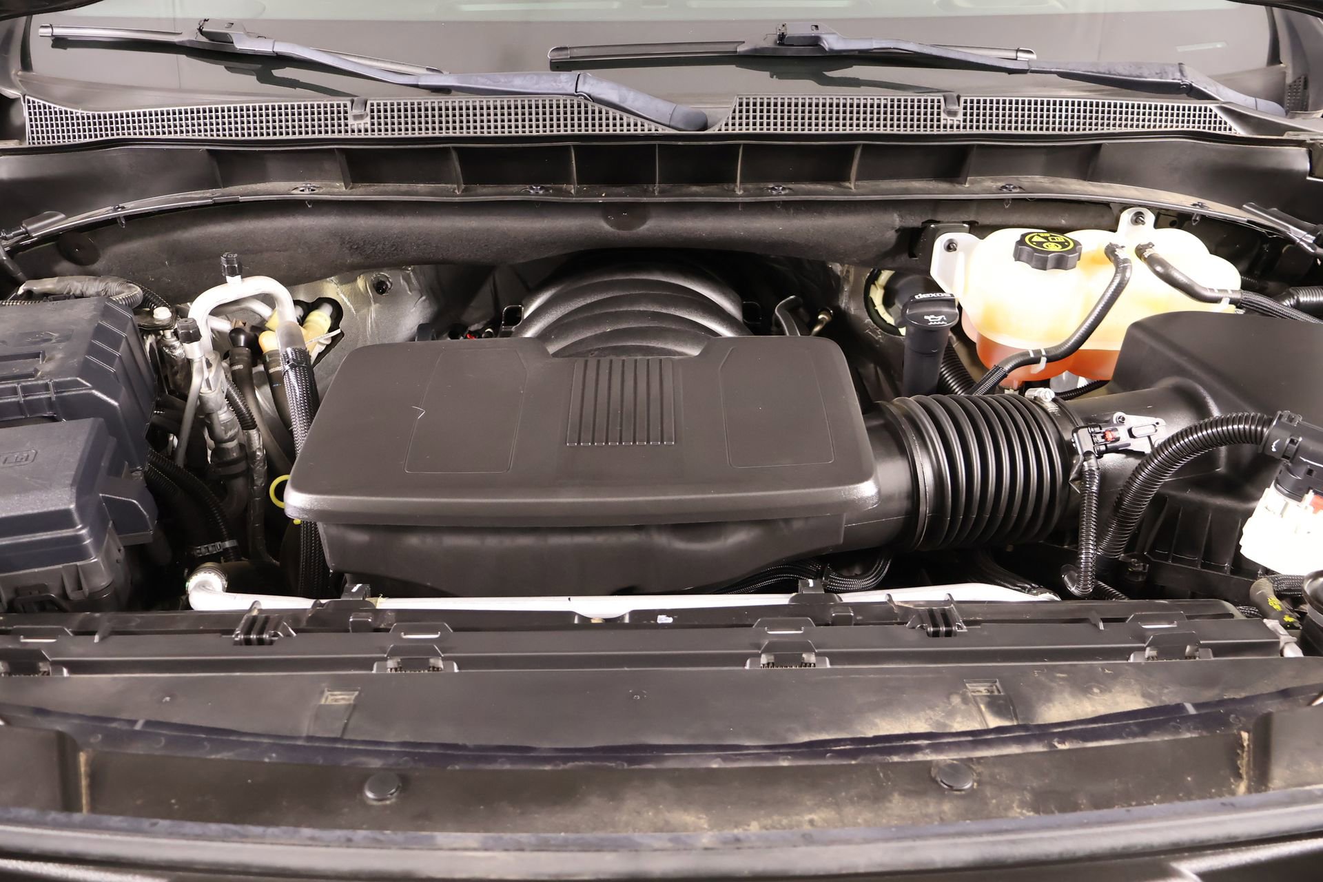 Used 2023 Chevrolet Suburban LT w/ Luxury Package image 22