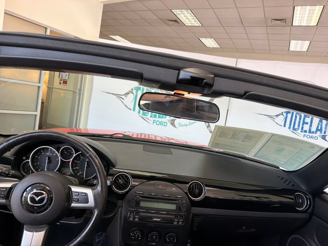 Used 2006 MAZDA MX-5 Miata Grand Touring RWD image 19