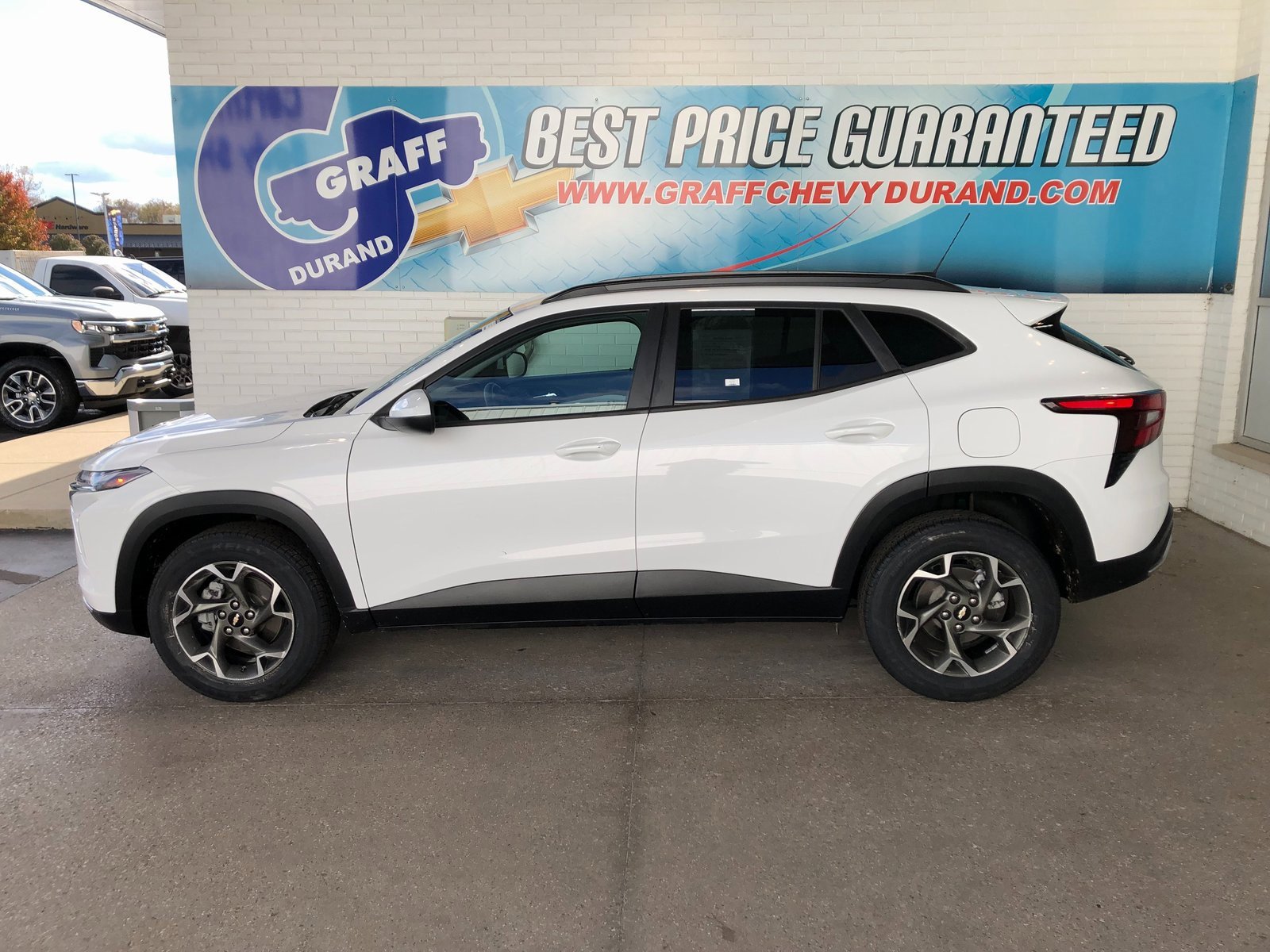 Used 2024 Chevrolet Trax LT w/ Sunroof Package image 5