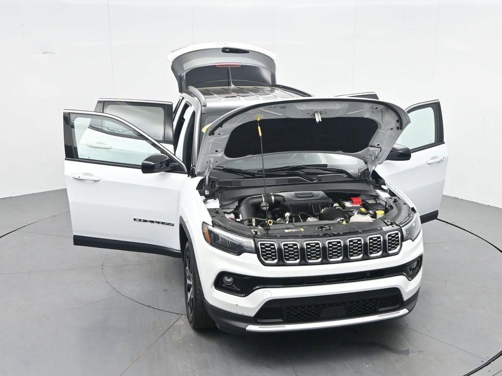 Used 2024 Jeep Compass Limited image 31