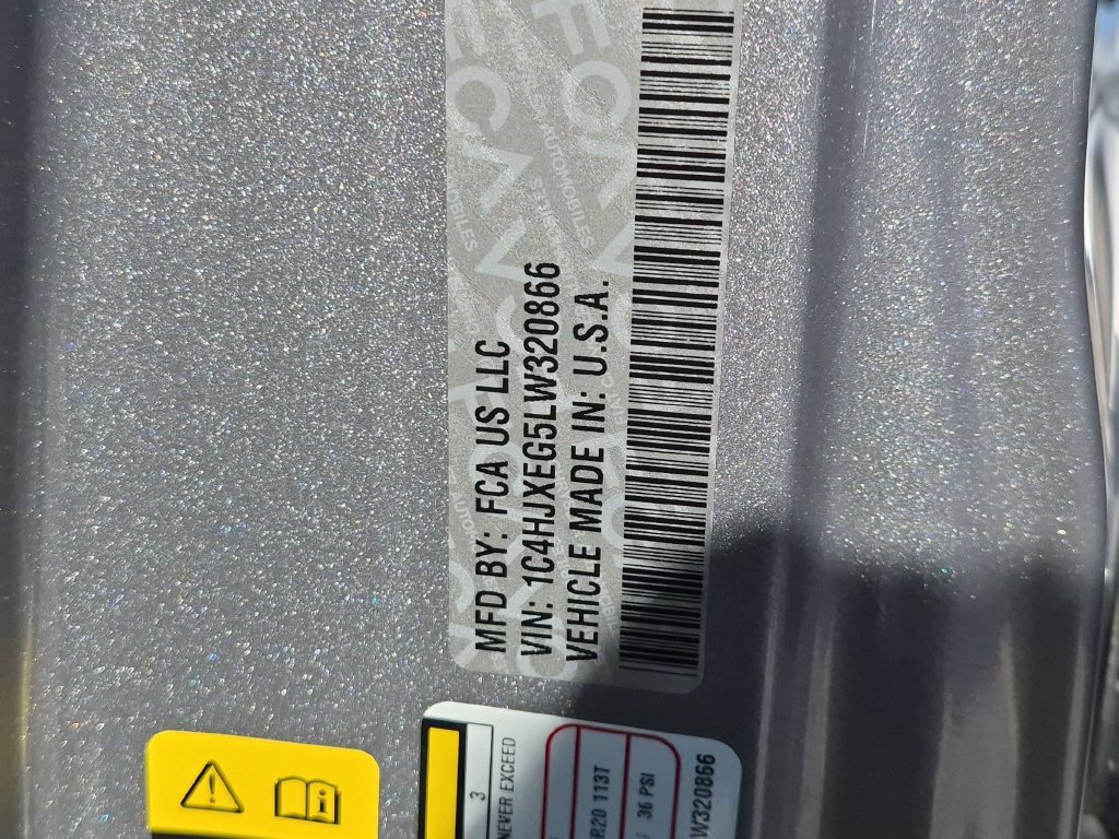 Certified 2020 Jeep Wrangler Unlimited Sahara AWD/4WD image 25