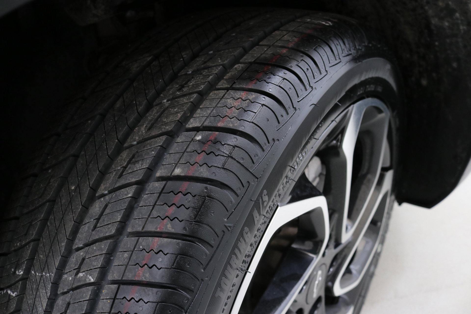 Used 2024 Chevrolet Trax RS w/ Driver Confidence Package image 34