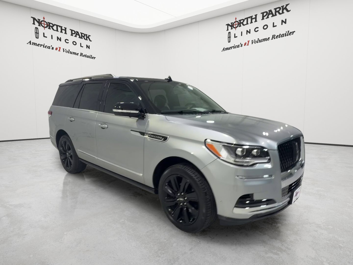 Used 2024 Lincoln Navigator Black Label AWD/4WD image 7