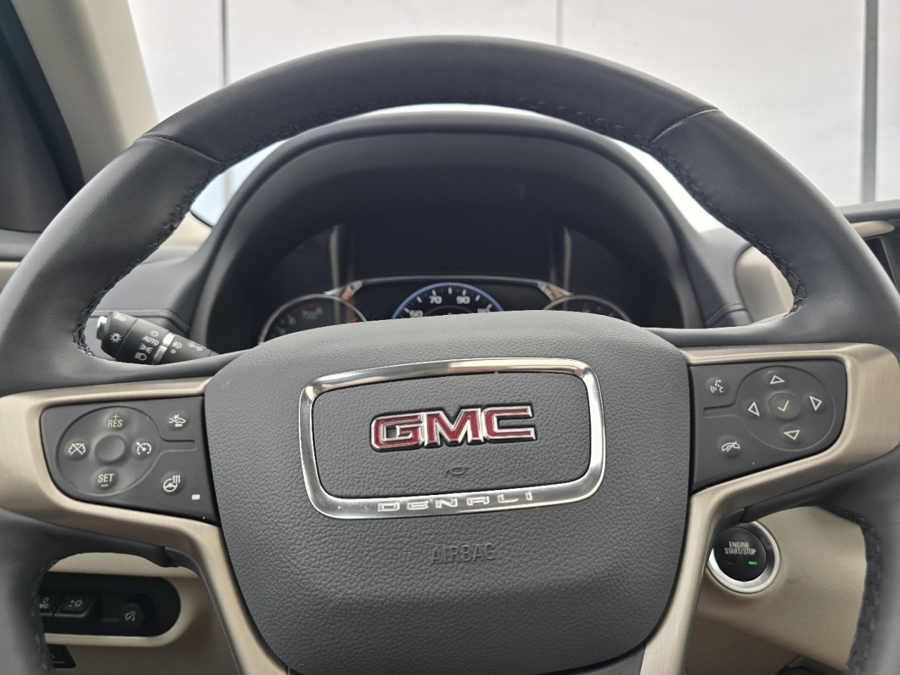 Used 2024 GMC Terrain Denali w/ Denali Premium Package AWD/4WD image 29