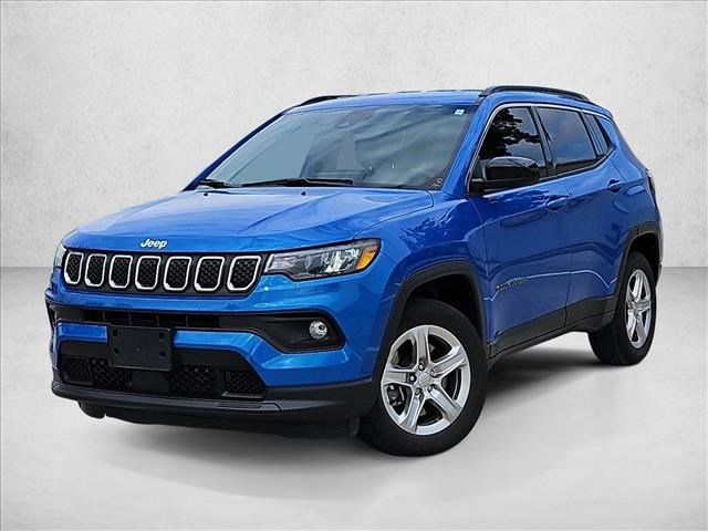 Used 2024 Jeep Compass Latitude AWD/4WD image 1
