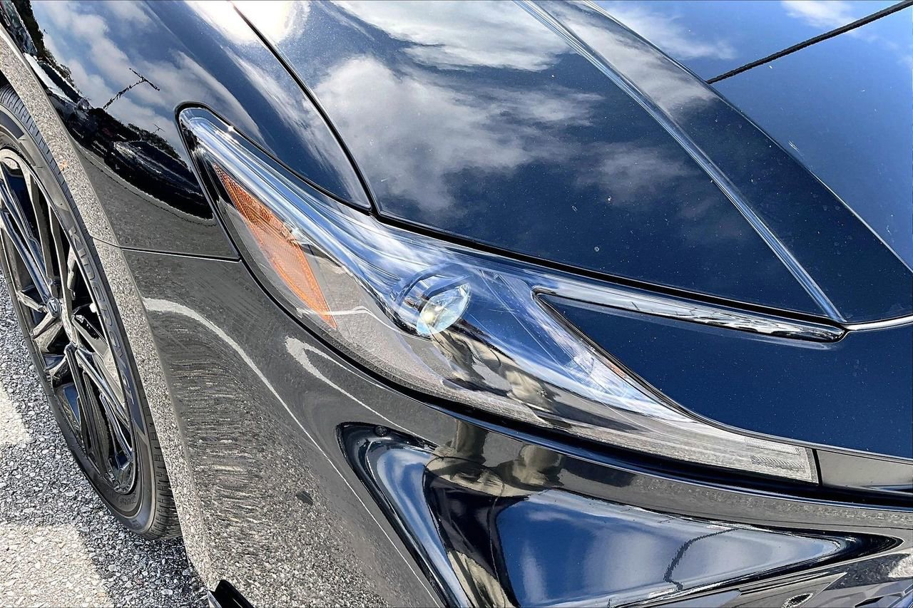 Used 2025 Toyota Camry SE image 29