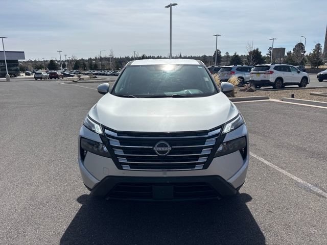 Used 2024 Nissan Rogue SV image 8