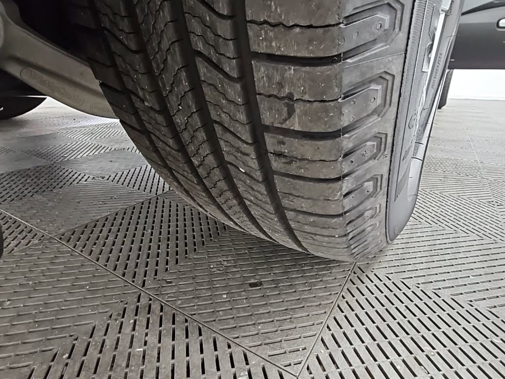 Used 2022 Ford Explorer XLT w/ Equipment Group 202A image 46