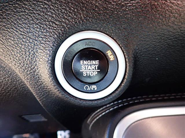 Used 2022 Dodge Challenger R/T w/ Driver Convenience Group RWD image 14
