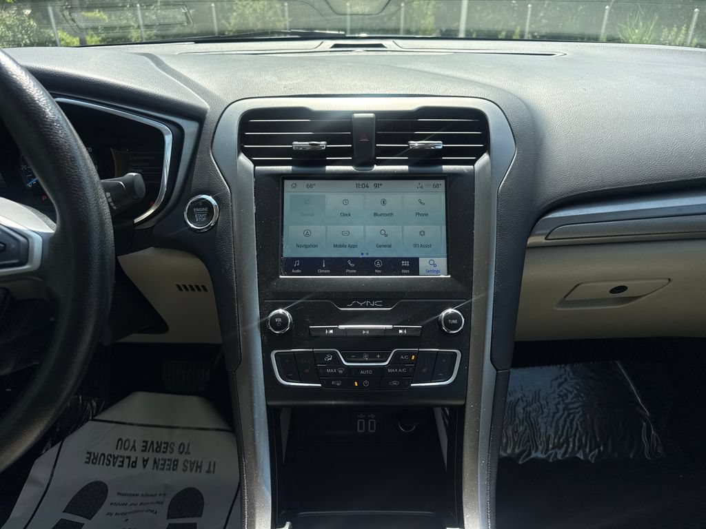 Used 2020 Ford Fusion SE AWD/4WD image 18