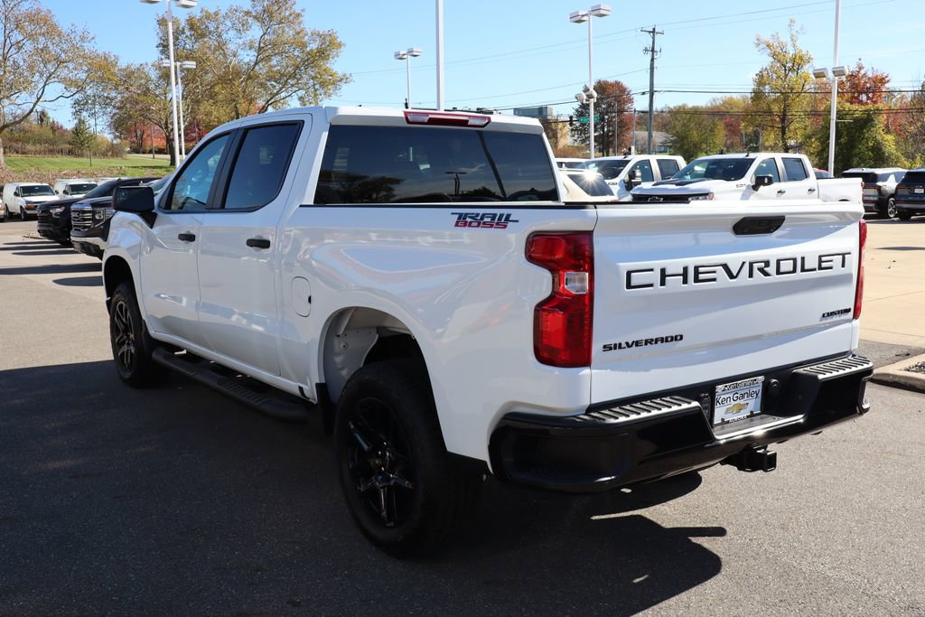 Used 2025 Chevrolet Silverado 1500 Custom Trail Boss w/ Turbomax Blackout Package image 29