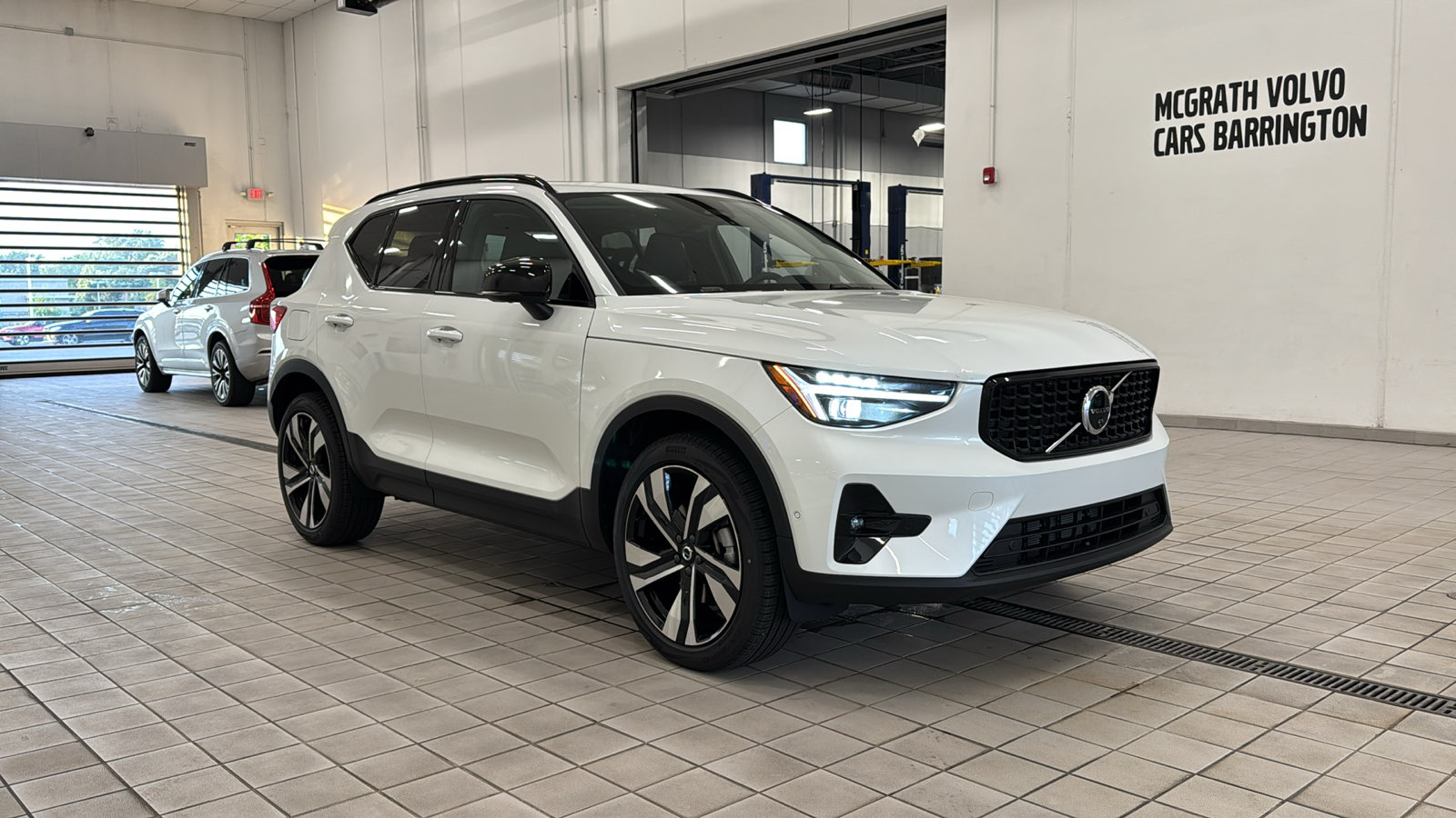 New 2026 Volvo XC40 B5 Ultra w/ Protection Package Premier AWD/4WD image 3