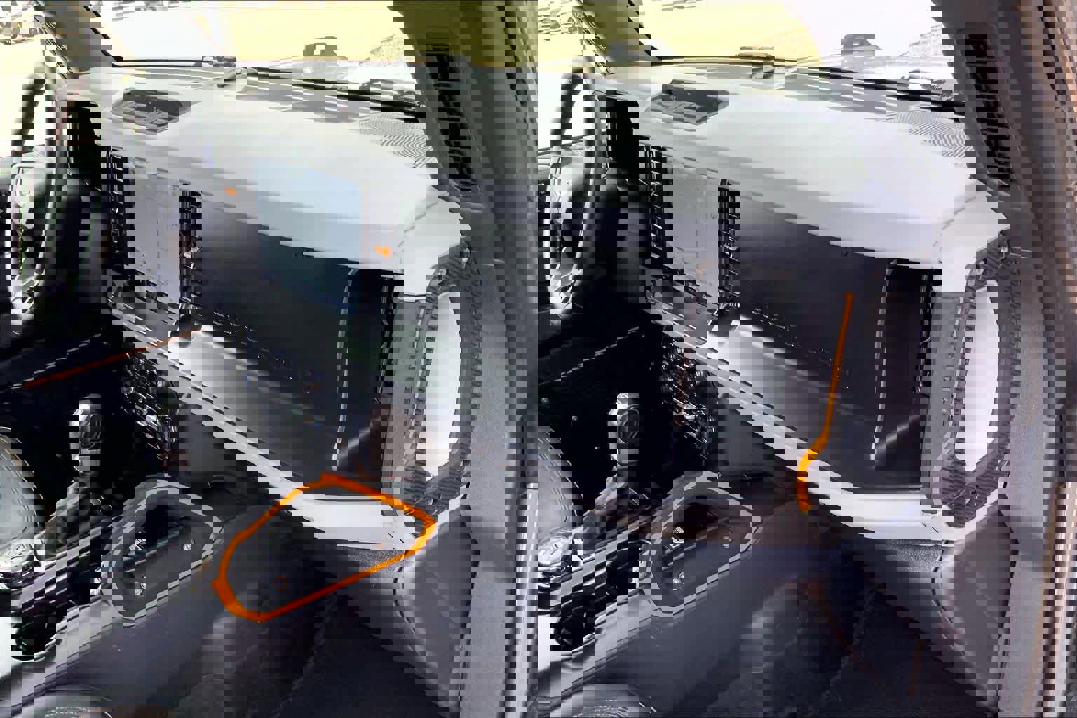 Used 2023 Ford Bronco Badlands image 16