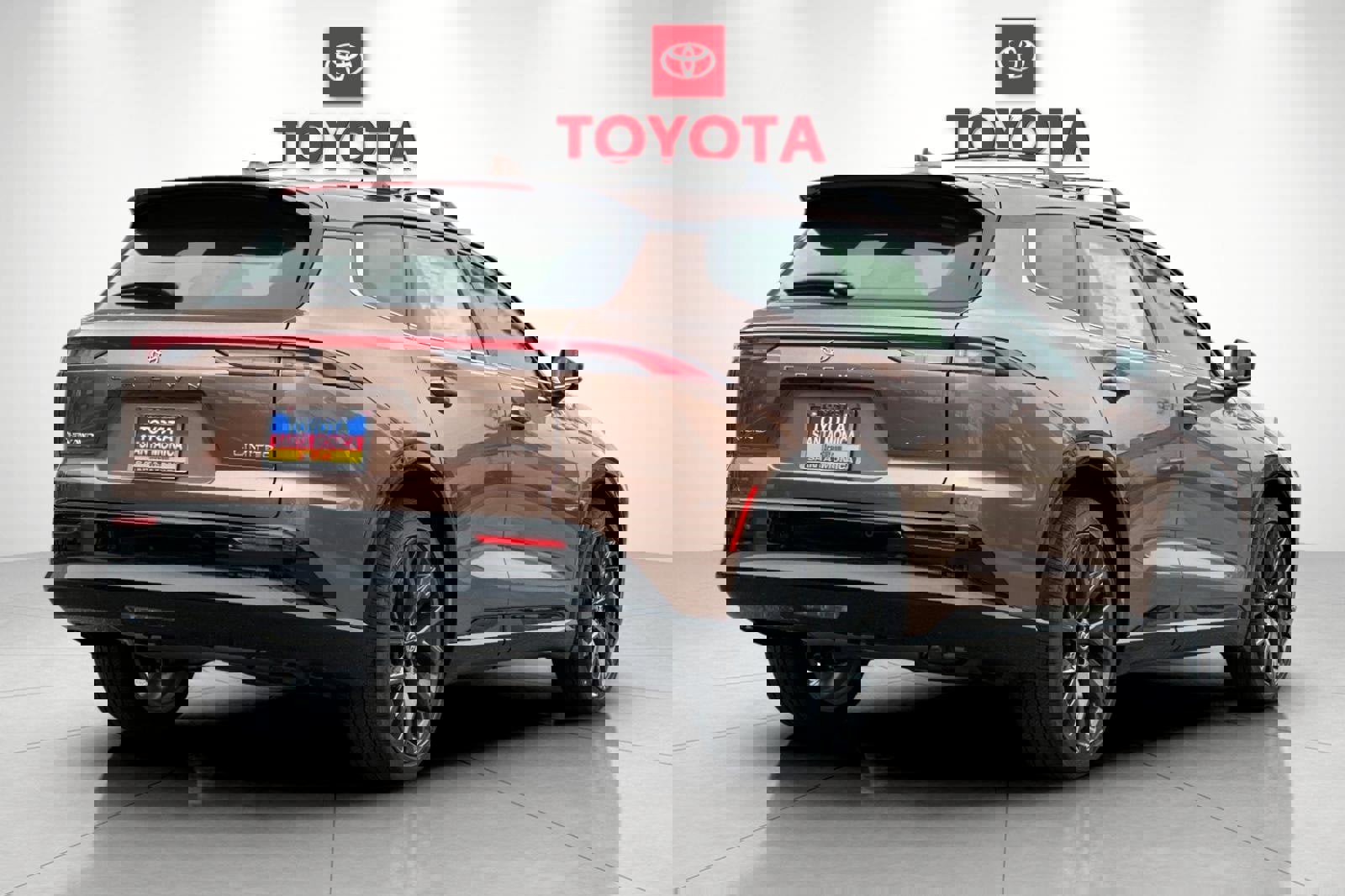 New 2025 Toyota Crown Signia Limited image 3