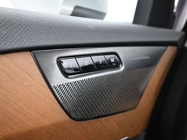 Used 2023 Volvo XC90 B6 Plus AWD/4WD image 30